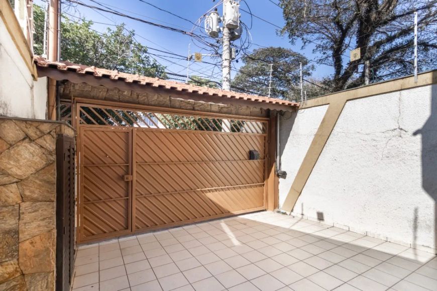 Sobrado para venda com 3 quartos, sendo 2 suítes, 213m²