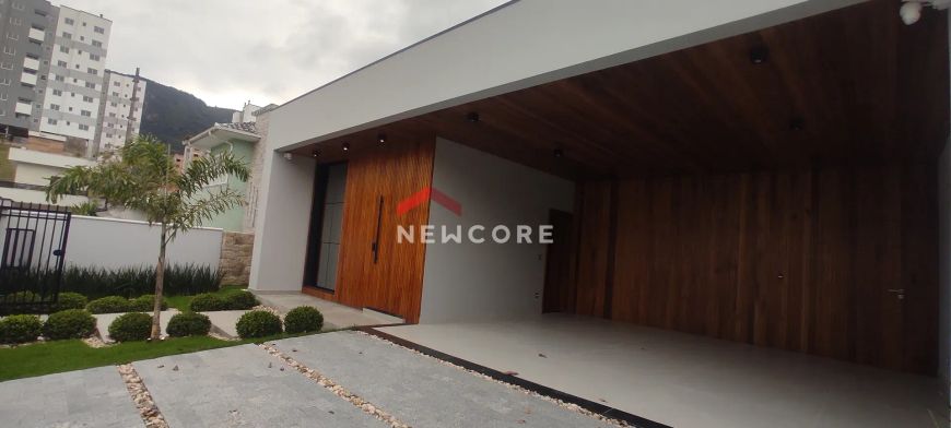 Casa em Rua das Cambiúnas - Pedra Branca - Palhoça/SC