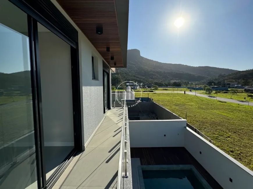 Casa 3 Dormitórios, Sendo 3 Suítes