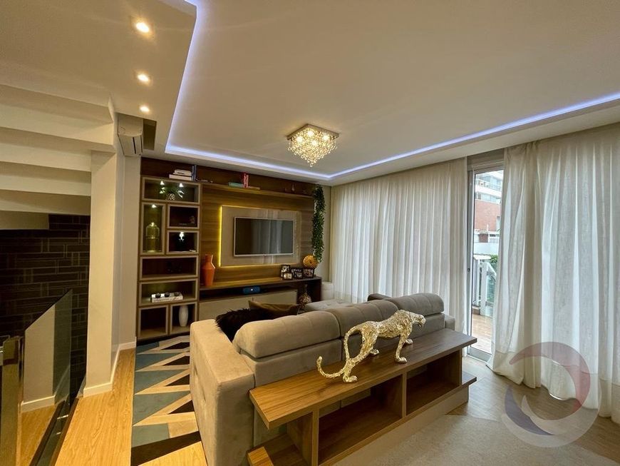 Duplex de 3 dorms no bairro Pedra Branca