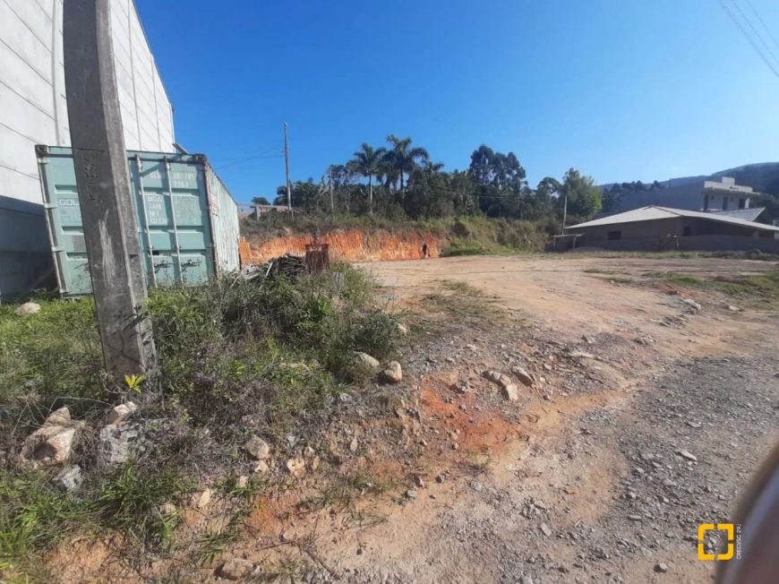 Terreno Comercial/Residencial em Alto Aririu