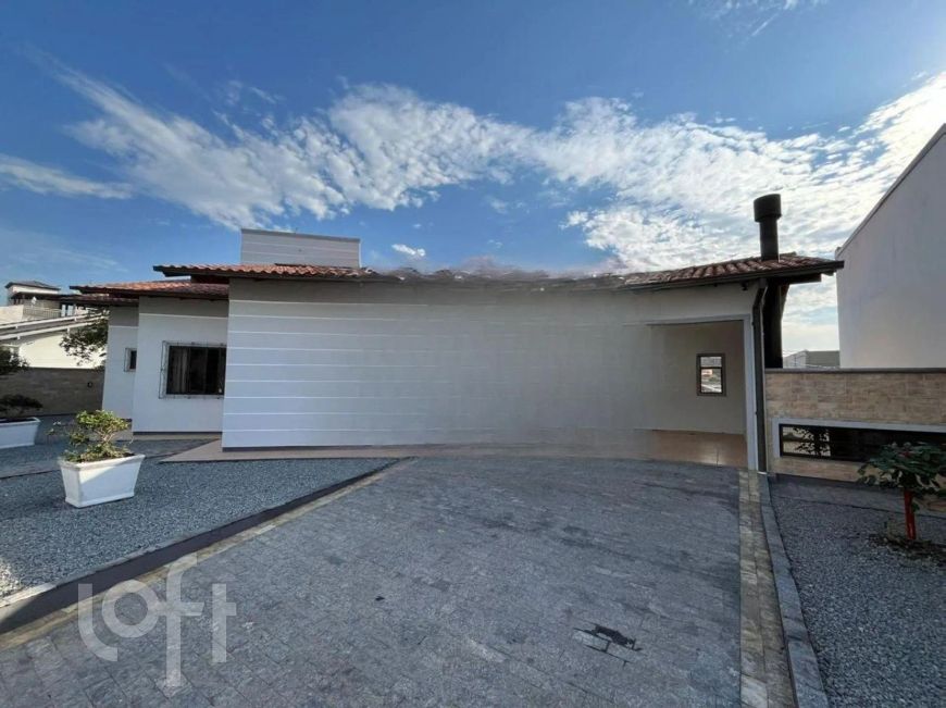 Casa à venda em Aririu da Formiga com 240 m², 2 quartos, 1 suíte
