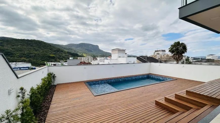 Casa Alto Padrão Pedra Branca 3 Dormitórios e 2 Demi-suites