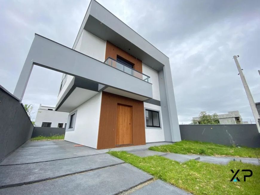 Casa a venda no Bela Vista com 3 quartos sendo 1 suíte, 2 banheiros e 3 vagas de garagem.