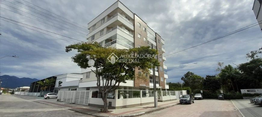 Apartamento de 2 dormitórios com 70m² privativos 1 vaga no bairro Aririú