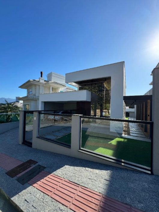 Linda Casa Alto Padrão no Pedra Branca - Palhoça