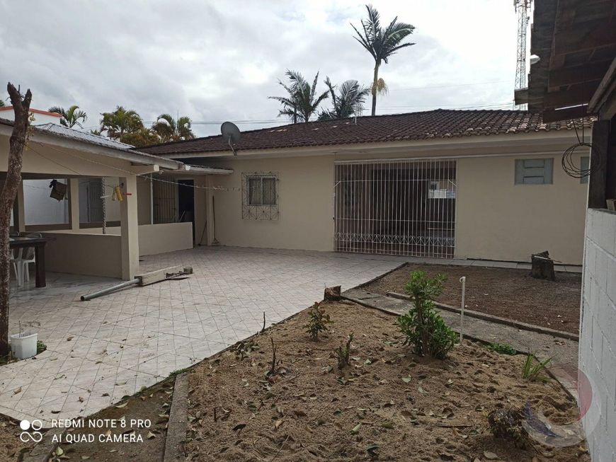 Casa Residencial de 2 dorms no bairro Caminho Novo