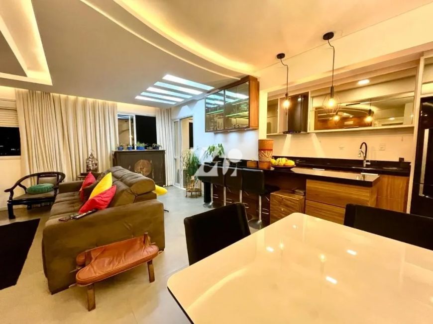 Apartamento de 2 Dormitórios, Sendo 1 Suíte Mobiliado