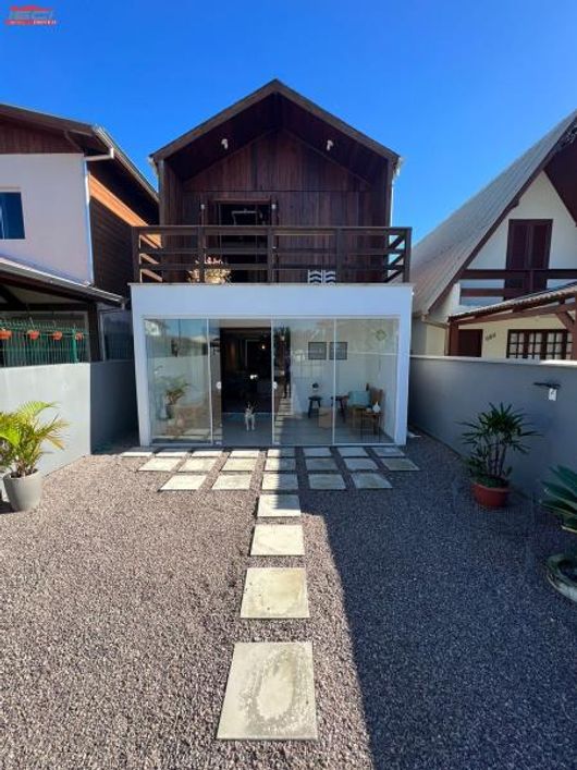 Casa 3 dormitórios, 2 Sutes, 160m² Praia da Pinheira