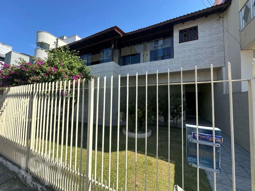 Casa à Venda em Ponte do Imaruim - Palhoça