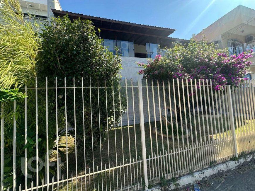 Casa à Venda em Ponte do Imaruim - Palhoça