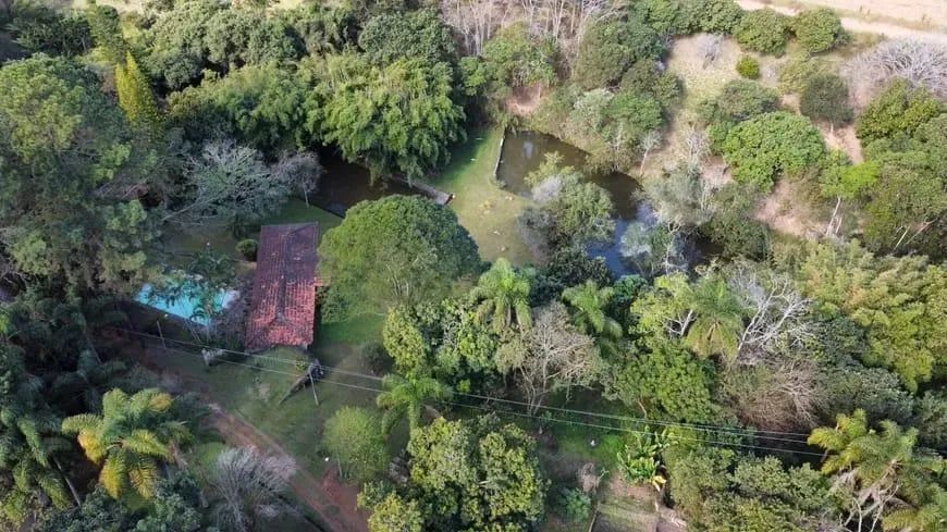Sítio para Venda em Atibaia, Iara, 2 dormitórios, 1 suíte, 2 banheiros