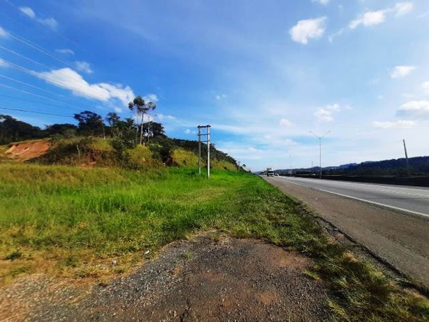 Área industrial na Fernão Dias sentido Minas