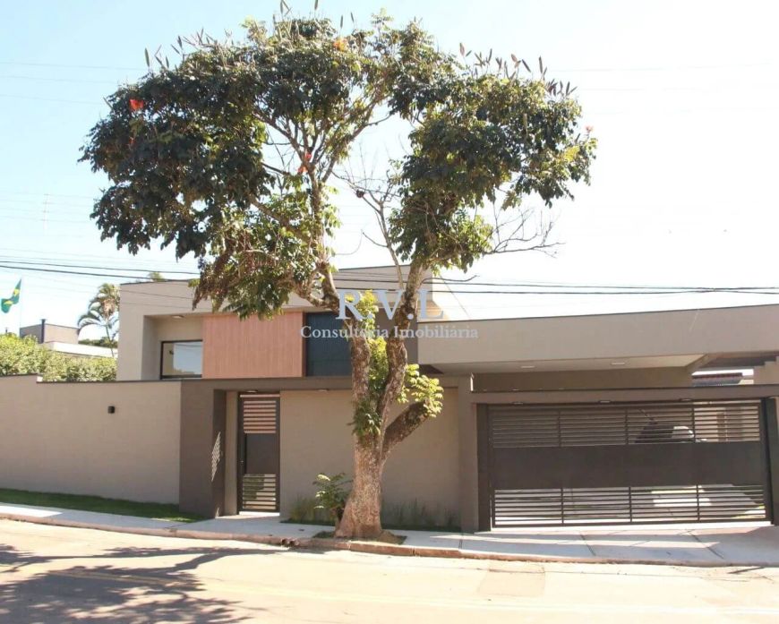 Casa térrea alto padrão à venda no bairro Jardim Morumbi em Atibaia-SP.