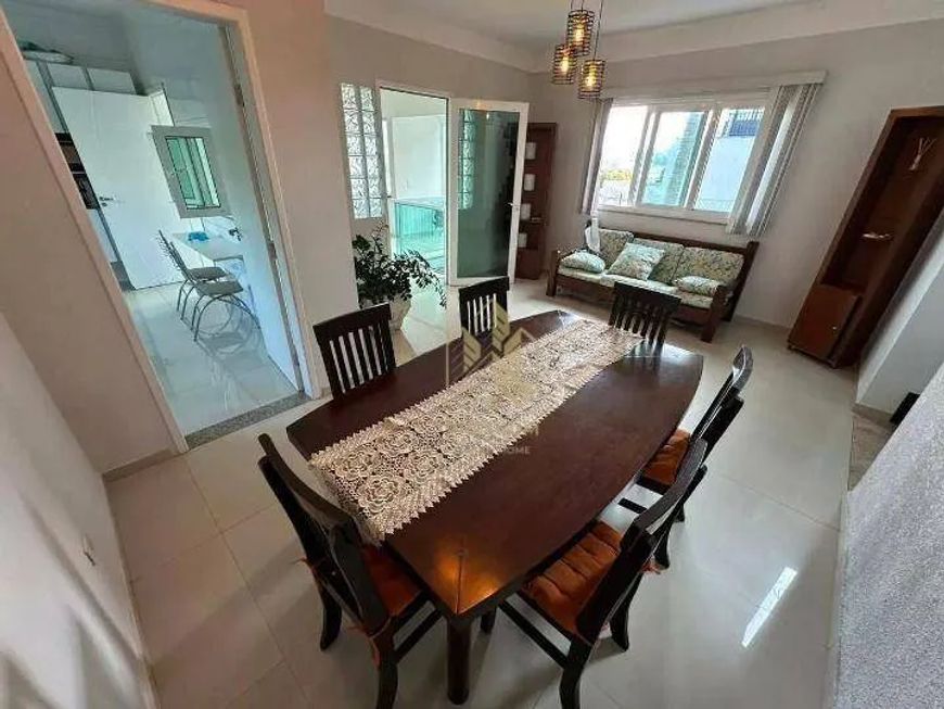 Casa com 3 dormitórios à venda, 350 m² por R$ 1.900.000,00 - Serra da Estrela - Atibaia/SP