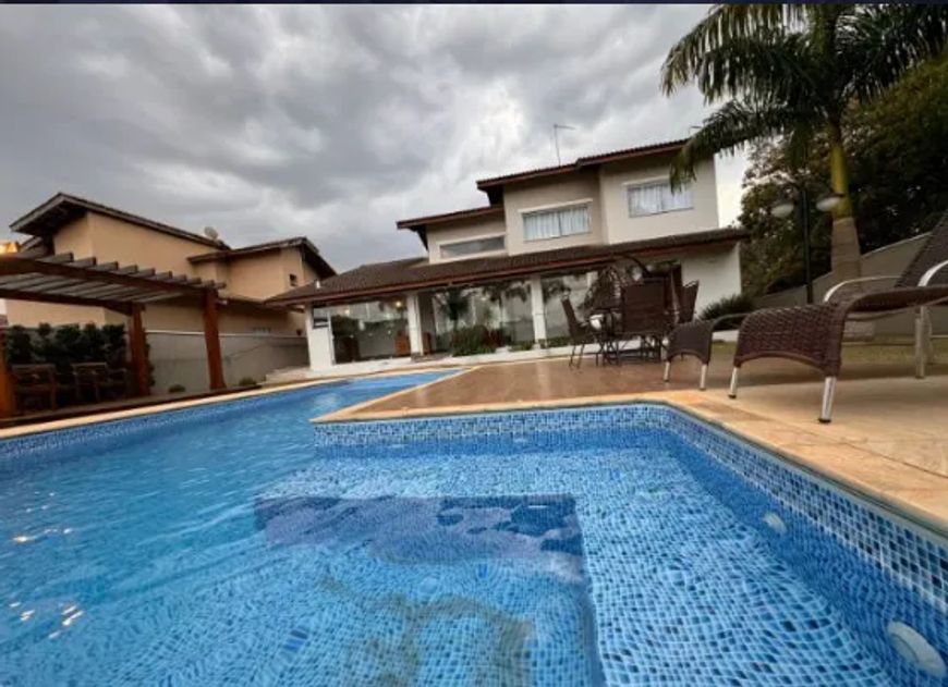 Casa de condomínio à venda com 279m², 04 quartos e 4 vagas em Atibaia