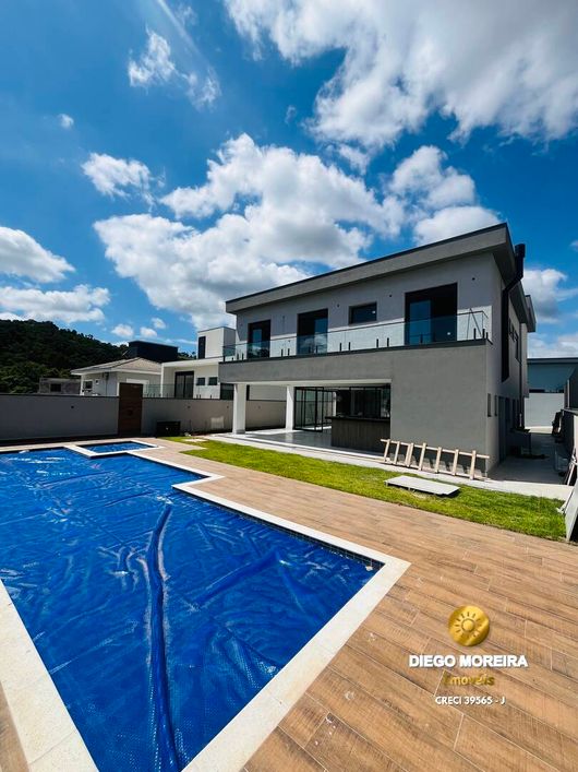 Casa Moderna à venda em condomínio de Atibaia