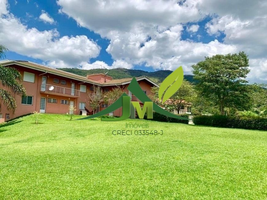 Conjunto de 4 Apartamentos Mais uma Sala Comercial à Venda em Atibaia