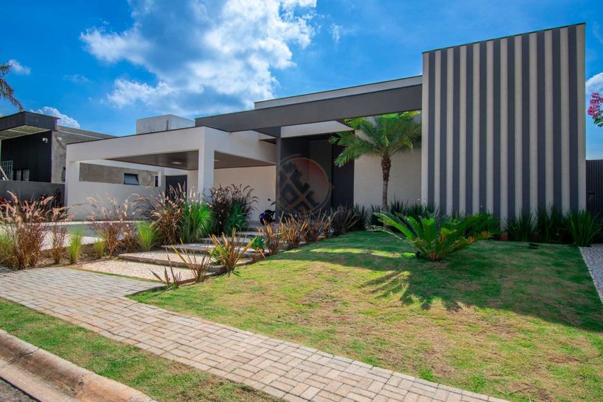 Oportunidade!! Maravilhosa Casa Mobiliada à venda no Condomínio Shambala III em Atibaia