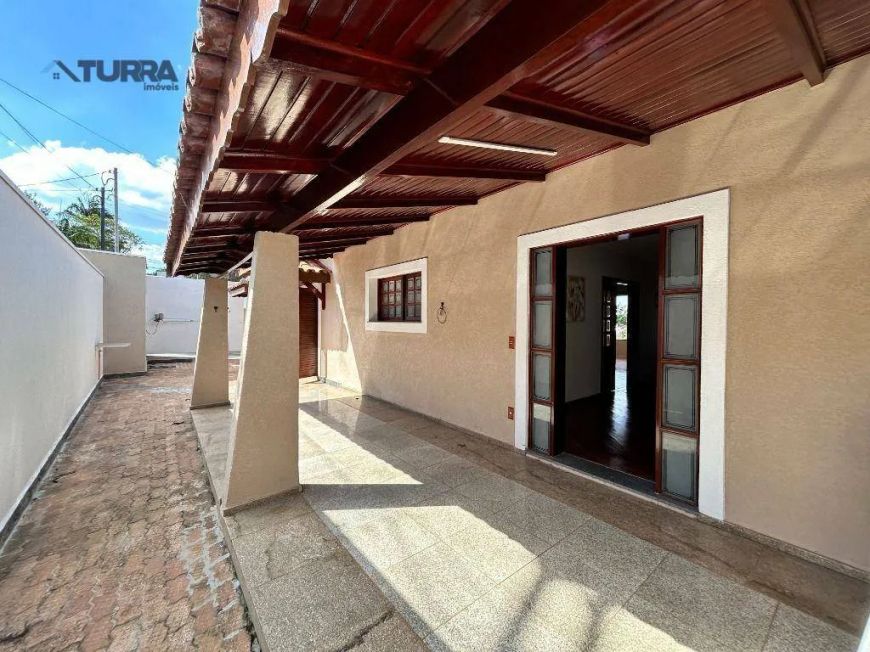 Casa com 5 dormitórios, sendo 3 suítes à venda de 450 m² no Jardim Siriema em Atibaia/SP - CA5700.