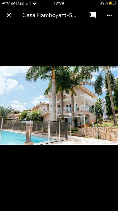 Casa de condomínio para venda possui 650 metros quadrados com 5 quartos