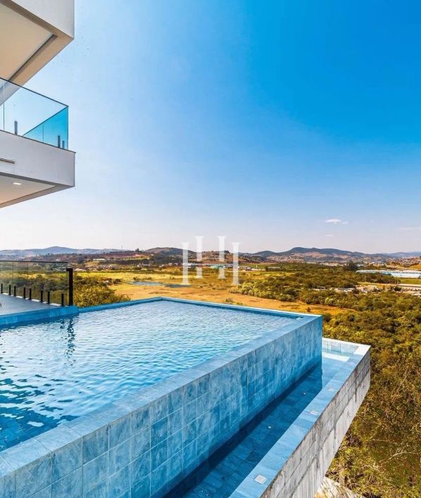 Luxuosa Casa no Condomínio Serra das Estrelas - Atibaia SP