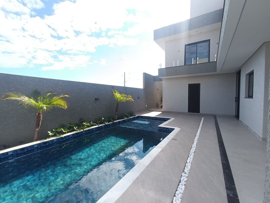 Lindo Sobrado á venda no Condomínio Terras de Atibaia, Com ótimo acabamento