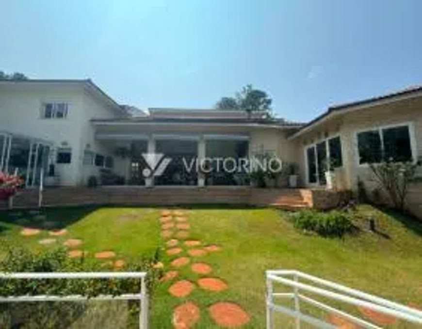 Casa com 849 m², com8 suítes à venda no bairro Estância Parque de Atibaia.
