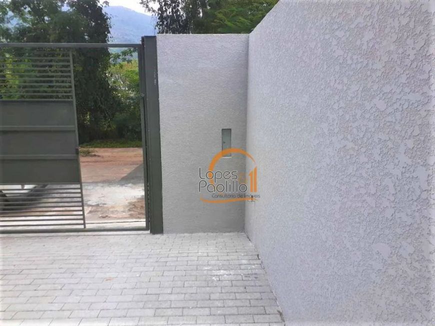 Com localização próximo da Av Lucas Nogueira Garcez e com linda vista para a Pedra Grande