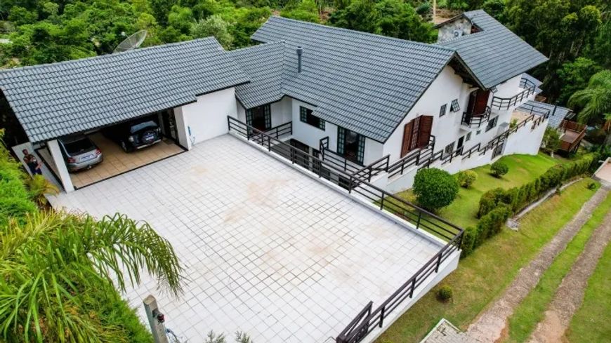 Casa de luxo em condomínio: 4 quartos, 3 suítes, 5 banheiros, 4 vagas de garagem em Atibaia-SP, bair