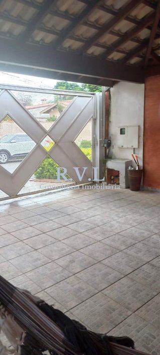 Ótimo sobrado à venda na Vila Petrópolis em Atibaia-SP.
