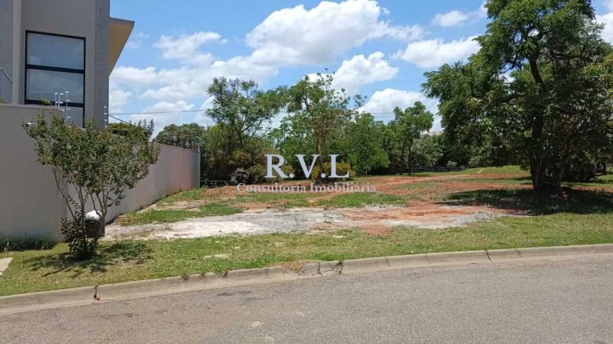 Lote plano de alto padrão com 575 m² na Quadra dos Príncipes em Atibaia-SP.