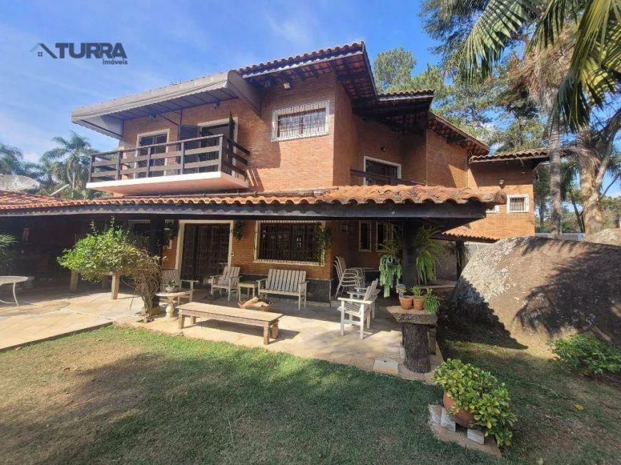 Chácara com 3 dormitórios à venda de 1200 m² no Parque Piracema em Atibaia/SP - CH0203