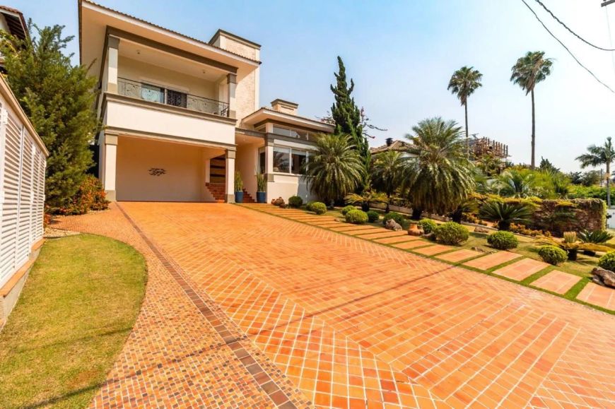 Casa Italiana de luxo estilo mediterrânea a venda em Condomínio de alto padrão em Atibaia