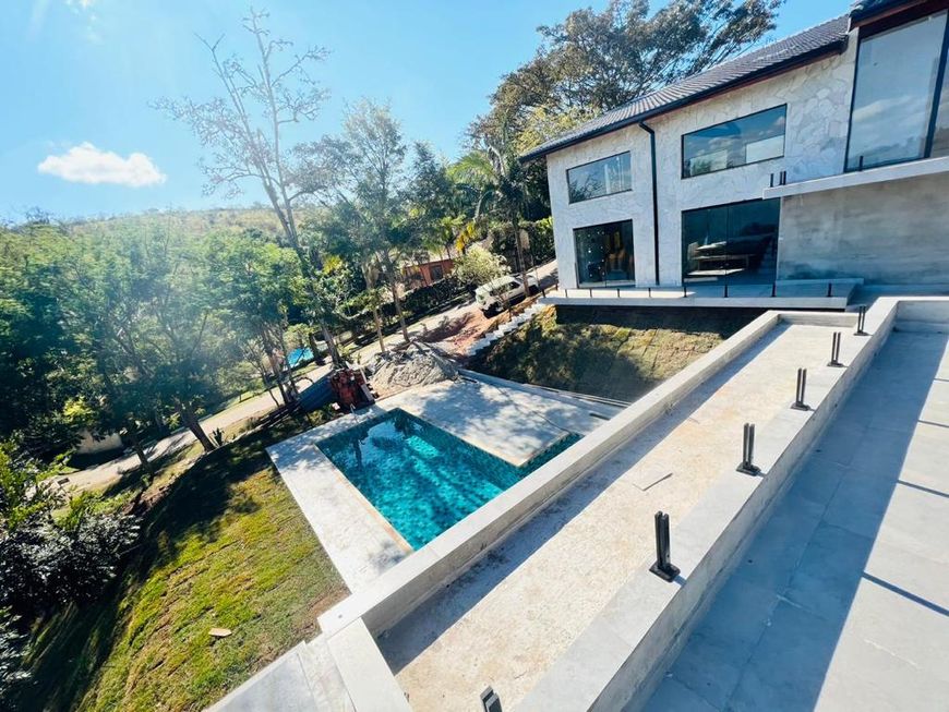 CONDOMÍNIO FECHADO!! 910m² DE TERRENO!!