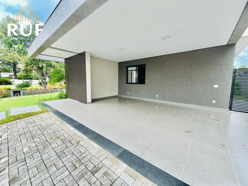 Casa térrea 4 dormitórios no Condomínio Shamballa II