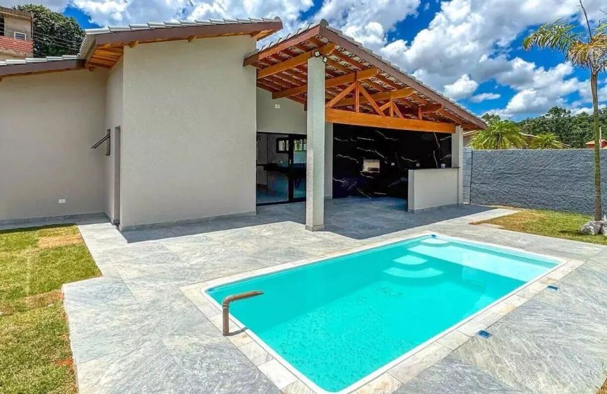 Casa tipo chácara à venda em Atibaia