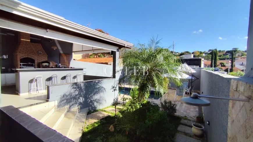 Imperdível: Casa à venda em Atibaia-SP, Jardim Paulista, 4 quartos, 2 suítes, 1 sala, 4 banheiros, 3