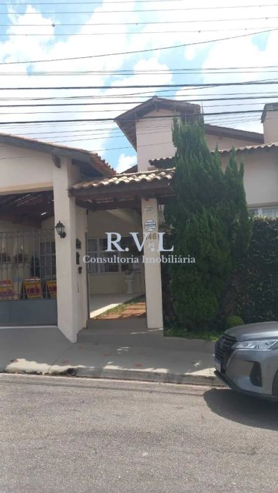 Casa à venda em Atibaia-SP, Nova Gardênia, com 3 suítes, 3 salas, 4 banheiros, 4 vagas e 387 m².