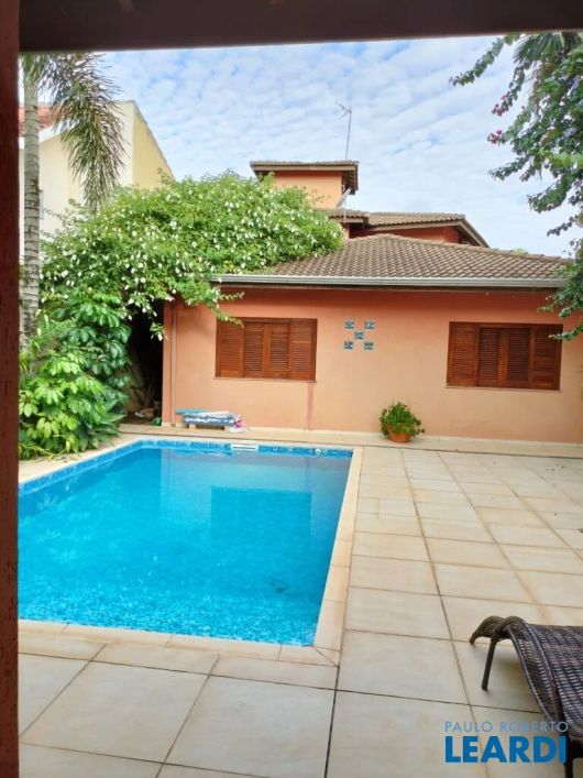 CASA TÉRREA - VILA PETRÓPOLIS - SP