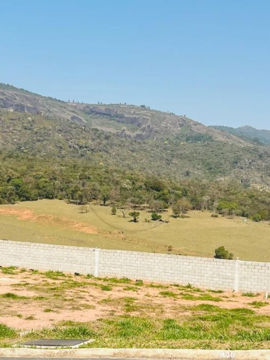 Terreno à venda com escritura Portal dos Lamis em Atibaia - 300m²