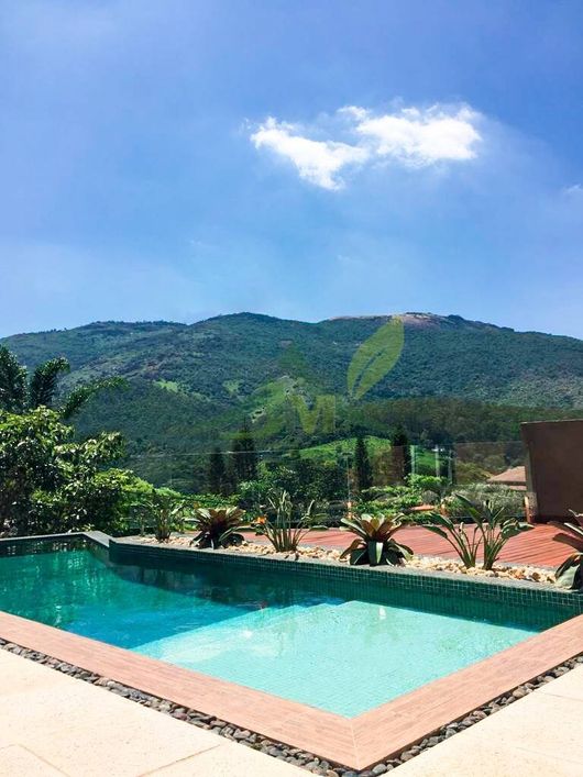 Casa Alto Padrão com vista Privilegiada da Pedra Grande em condomínio