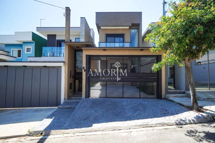 CASA À VENDA COM 3 QUARTOS 1 SUÍTE 2 VAGAS EM SANTANA DE PARNAÍBA