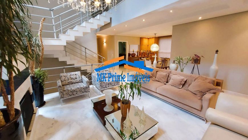 Casa em Condomínio 490m² com 4 Suítes no Res. 18 do Forte.