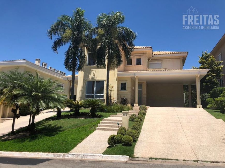BELA CASA A VENDA EM ALPHAVILLE - RESIDENCIAL TAMBORÉ 2