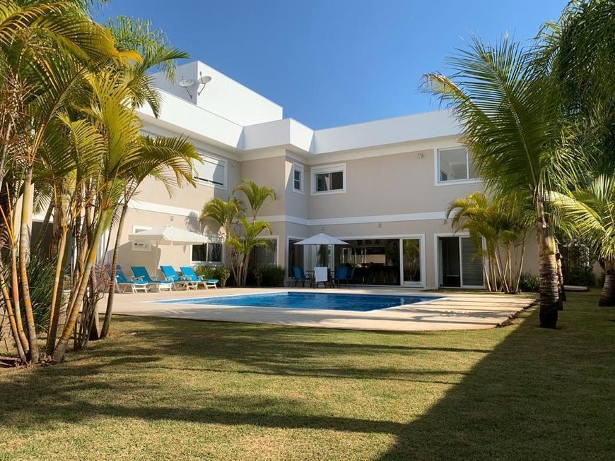 Maravilhosa Casa de esquina para venda em condomínio clube, com 1000 metros de terreno e 6 suítes