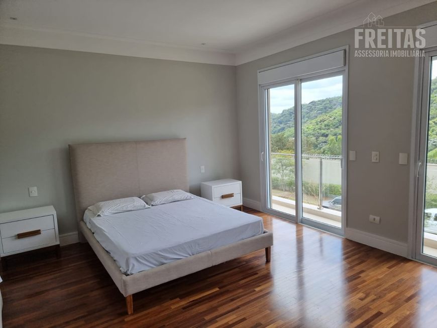 CASA A VENDA EM ALPHAVILLE - RESIDENCIAL TAMBORÉ 10