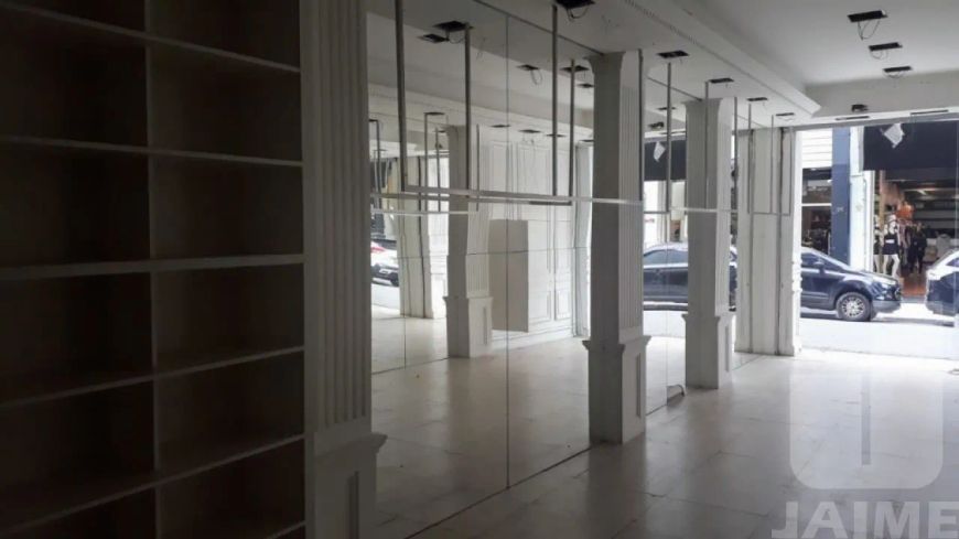 Loja com sobreloja no Bom Retiro