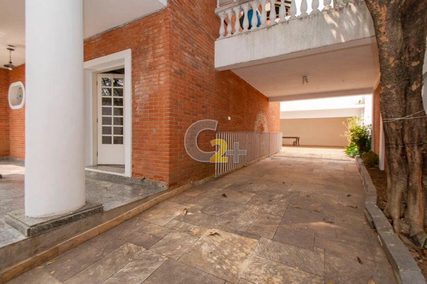 Casa sobrado à venda em Alto de Pinheiros com 5 suítes, 6 vagas