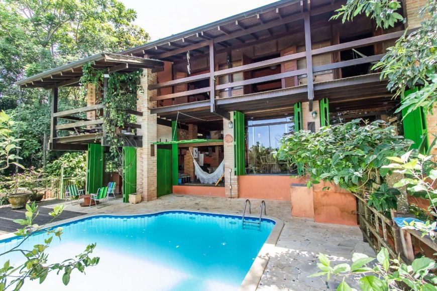 Casa com vista para o mar com projeto de Dedé Sobam